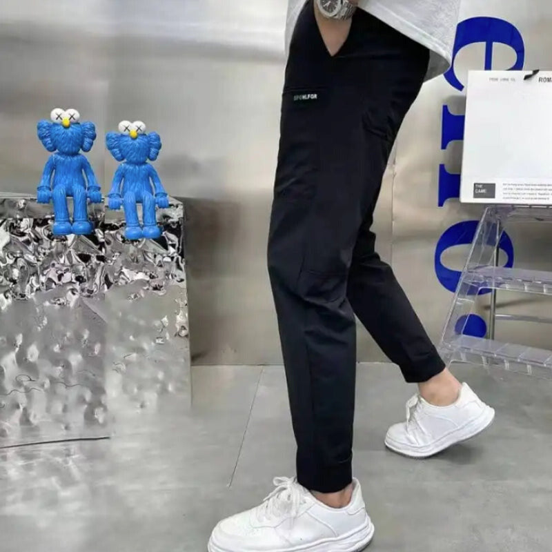 بنطال كارغو مريح وعملي مع تخزين متعدد