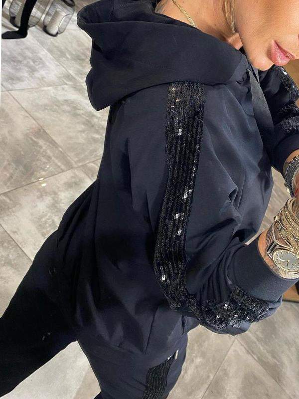 Avslappet sett som kombinerer komfort og glitrende stil